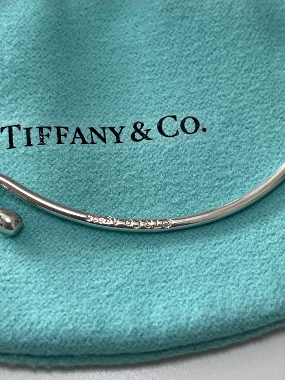 Tiffany & Co. Hook Wire Bangle in Sterling Silver - Picture 3 of 4